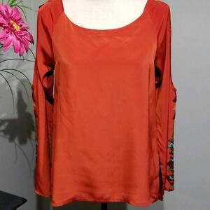 Judith March Top Size Medium Burned Orange Cold Shoulder Embroidered Sleeves
